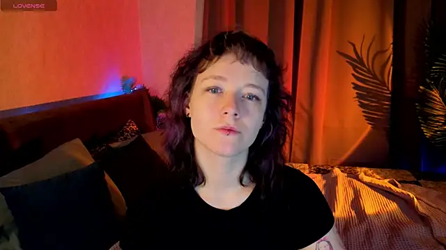 Ricki Bloom online show from July 2, 2026, 1:17 am