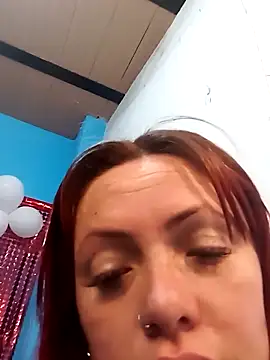 Snapshot of carolinhe26 chatting on April 11, 2026, 2:54 pm carolinhe26 online show from April 11, 2026, 2:54 pm