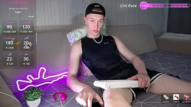 Snapshot of Travis_Gracile chatting on July 9, 2026, 9:43 am Travis Gracile online show from July 9, 2026, 9:43 am