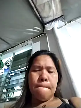 FILIPINAPUSSYPINAY online show from April 15, 2026, 10:32 am