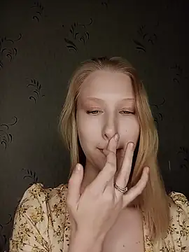 Snapshot of Tanya_Savel chatting on May 25, 2026, 1:10 pm Tanya Savel online show from May 25, 2026, 1:10 pm
