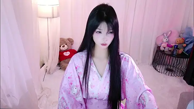 Zoe-001 online show from June 3, 2026, 12:17 pm
