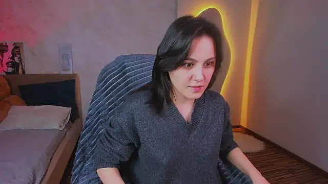 www Lily online show from April 15, 2026, 7:58 pm