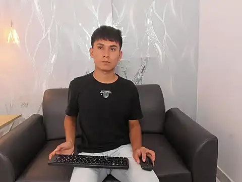 SantiagoCool online show from April 14, 2026, 7:41 pm