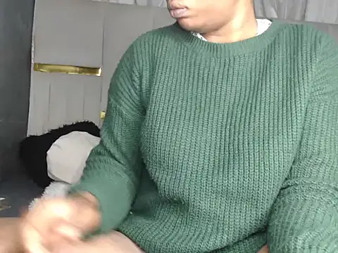 Snapshot of CreamyPussy95 chatting on April 16, 2026, 4:13 am CreamyPussy95 online show from April 16, 2026, 4:13 am