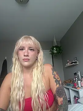 Snapshot of BettyBadNews chatting on April 30, 2026, 5:53 pm BettyBadNews online show from April 30, 2026, 5:53 pm