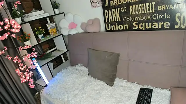 TwinkWhite online show from May 31, 2026, 9:26 pm