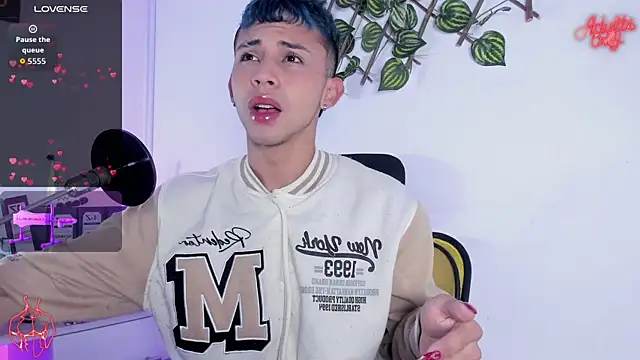 Apolo Prince1 online show from April 17, 2026, 3:48 pm