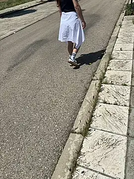 Little Desiree online show from April 26, 2026, 11:40 am