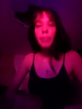 Snapshot of Angeles444 chatting on April 16, 2026, 12:44 am Angeles444 online show from April 16, 2026, 12:44 am