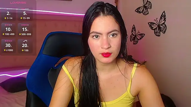 rosaleia  online show from May 28, 2026, 3:58 am