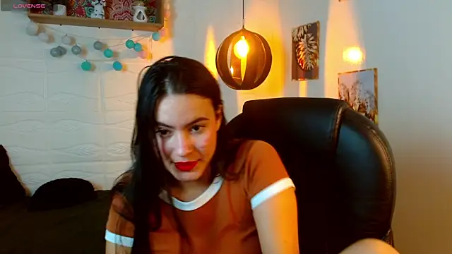 rosaleia  online show from May 14, 2026, 3:58 am