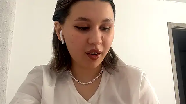 CharmyForYou online show from April 11, 2026, 5:49 pm