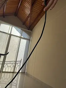 imambersantorini  online show from April 12, 2026, 8:34 pm