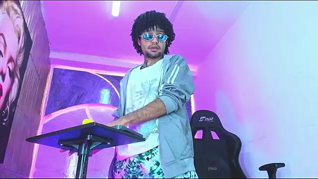 Josh Hot Sex online show from April 17, 2026, 11:13 am