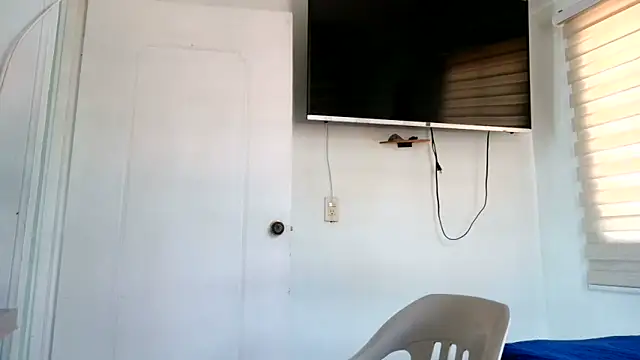 Snapshot of andrew_1520 chatting on February 4, 2026, 3:40 pm andrew 1520 online show from February 4, 2026, 3:40 pm