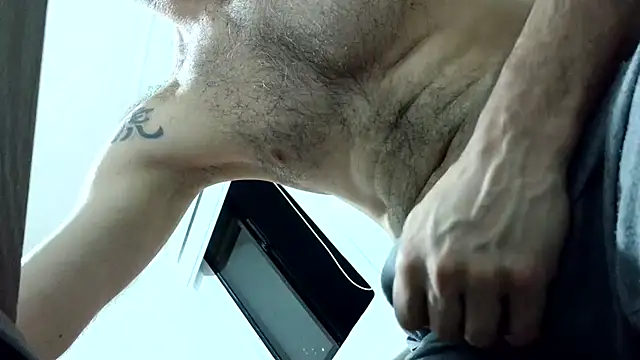 Snapshot of andrew_1520 chatting on February 25, 2026, 2:34 am andrew 1520 online show from February 25, 2026, 2:34 am