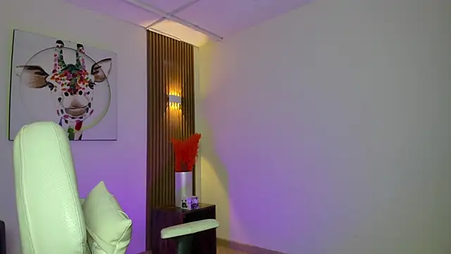Snapshot of Flor_pink chatting on July 11, 2026, 4:24 am Flor pink online show from July 11, 2026, 4:24 am