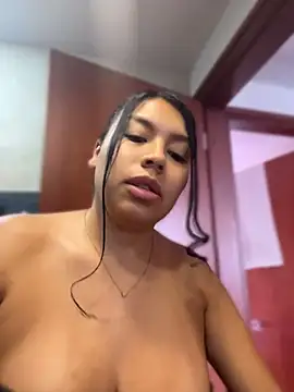 Iam-sophia27 online show from June 26, 2026, 5:08 pm