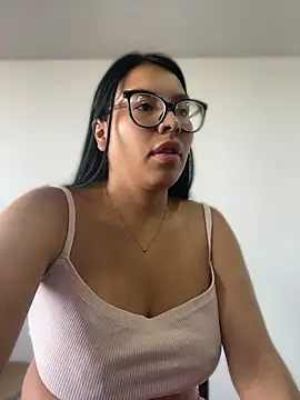 Iam-sophia27 online show from June 23, 2026, 5:22 pm