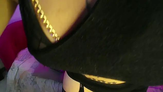 Snapshot of aitana_monteverde chatting on April 15, 2026, 1:26 pm aitana monteverde online show from April 15, 2026, 1:26 pm