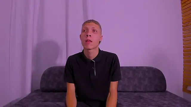 Snapshot of greiberland chatting on April 13, 2026, 11:53 pm greiberland online show from April 13, 2026, 11:53 pm