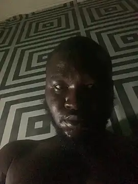 Snapshot of bobkingbige chatting on April 11, 2026, 5:04 am bobkingbige online show from April 11, 2026, 5:04 am