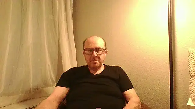 CallumBee online show from April 11, 2026, 10:08 am