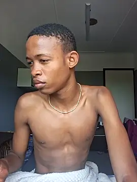 Snapshot of youngAndReckles chatting on April 11, 2026, 7:27 am youngAndReckles online show from April 11, 2026, 7:27 am