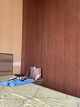 Snapshot of X_aurora67 chatting on April 13, 2026, 9:57 am X aurora67 online show from April 13, 2026, 9:57 am