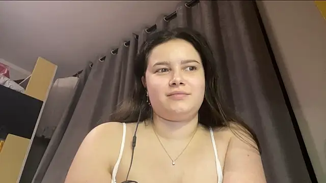 Snapshot of LonnaVandal chatting on April 15, 2026, 7:58 pm LonnaVandal online show from April 15, 2026, 7:58 pm