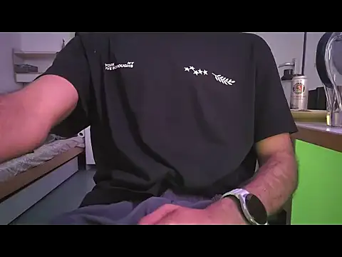 Snapshot of NotEEGamer chatting on April 14, 2026, 3:50 pm NotEEGamer online show from April 14, 2026, 3:50 pm