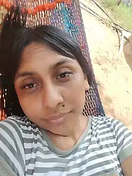 MELIZ QUEEN online show from July 4, 2026, 6:23 pm