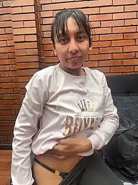 MELIZ QUEEN online show from June 24, 2026, 12:26 pm