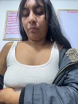 MELIZ QUEEN online show from June 2, 2026, 11:54 am