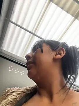 MELIZ QUEEN online show from June 10, 2026, 11:44 am