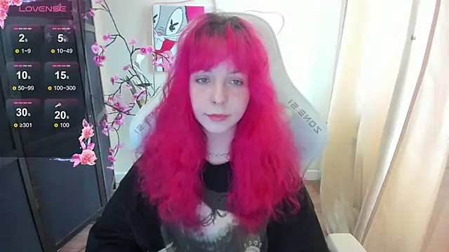 Snapshot of InfernoKitten chatting on April 16, 2026, 1:06 am InfernoKitten online show from April 16, 2026, 1:06 am