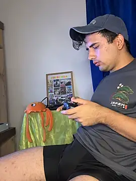 Snapshot of AdrianEmpire chatting on April 14, 2026, 10:48 pm AdrianEmpire online show from April 14, 2026, 10:48 pm