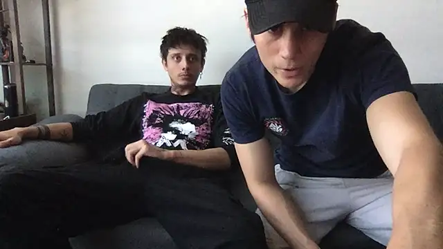 Chrixtopherobin online show from April 29, 2026, 7:20 pm