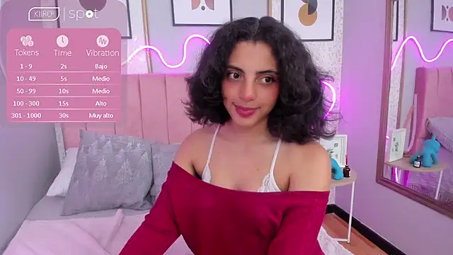 AURORAMILLSS online show from April 17, 2026, 3:20 am