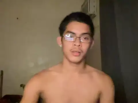 yourhotasian jhonpol16 online show from April 16, 2026, 2:18 pm