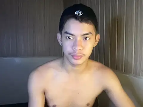 yourhotasian jhonpol16 online show from May 15, 2026, 1:53 pm