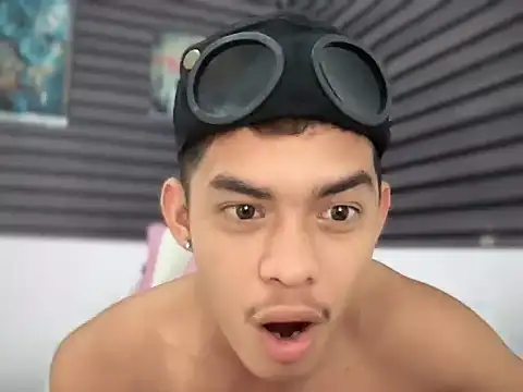 yourhotasian jhonpol16 online show from June 3, 2026, 12:22 am