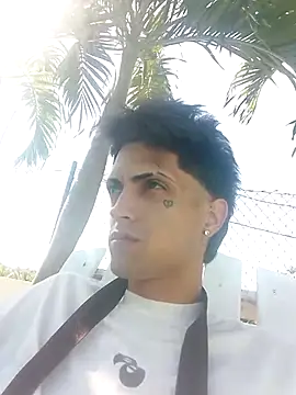 Snapshot of CubaxxxPeneGrande chatting on April 15, 2026, 8:20 pm CubaxxxPeneGrande online show from April 15, 2026, 8:20 pm