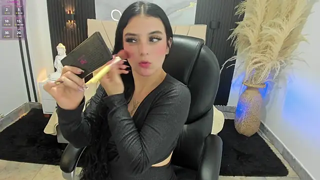 DOMINIKA LOVY online show from May 25, 2026, 7:56 pm