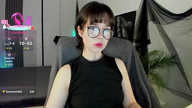 RisoSweet online show from May 25, 2026, 8:40 pm