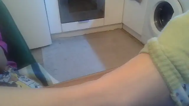 Olivia 2000 online show from April 11, 2026, 9:29 pm