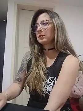 VALELUXX online show from May 23, 2026, 1:26 am