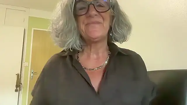 Snapshot of NaughtyMonicaUK chatting on June 23, 2026, 7:12 pm NaughtyMonicaUK online show from June 23, 2026, 7:12 pm