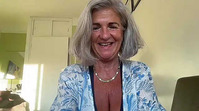 Snapshot of NaughtyMonicaUK chatting on June 25, 2026, 5:12 am NaughtyMonicaUK online show from June 25, 2026, 5:12 am